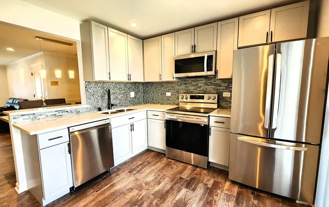 $220,000 | 161 North Waters Edge Drive, Unit 202, Glendale Heights, IL 60139