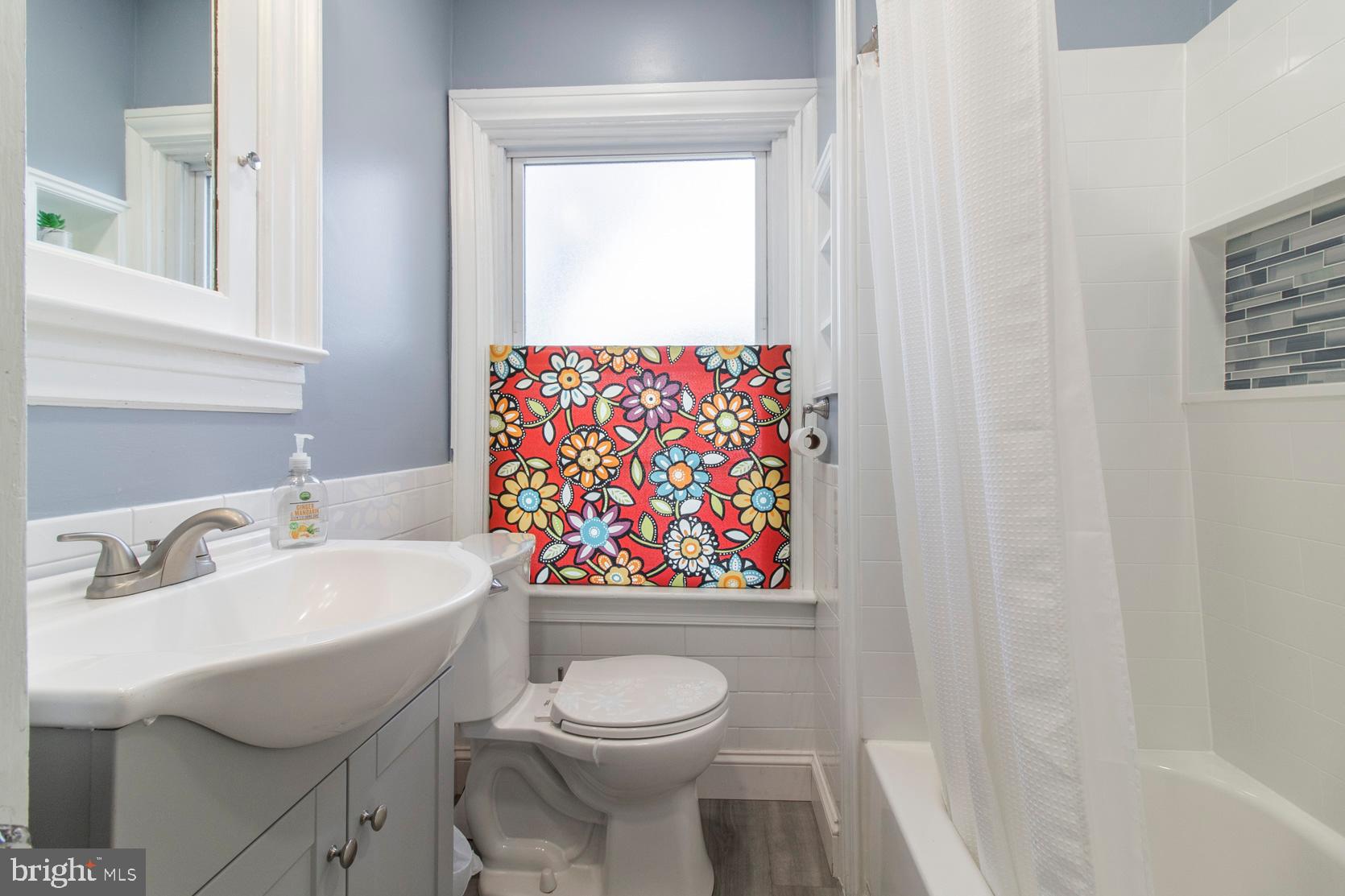 202 Stepney Place Narberth, PA 19072 - Photo 23 of 40 Hall Bath