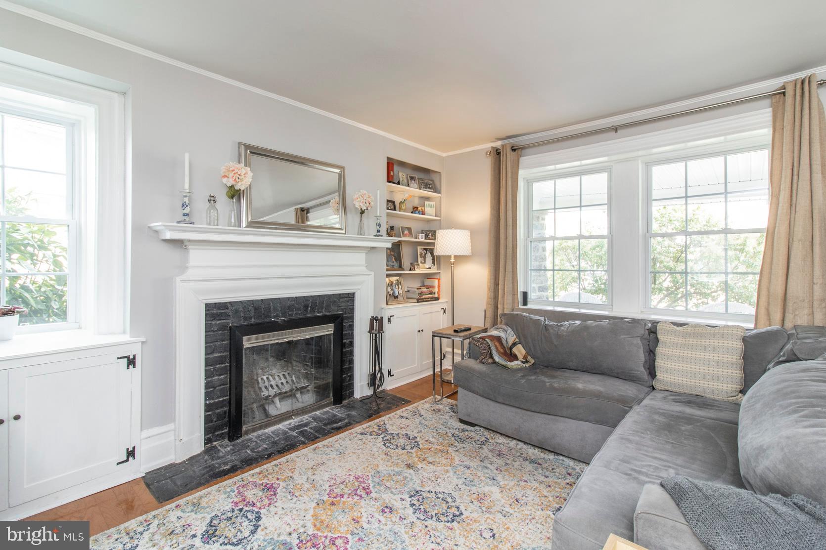 202 Stepney Place Narberth, PA 19072 - Photo 6 of 40 Living Room