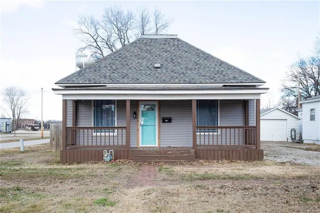 $98,000 | 300 East 3rd Street, Cherryvale, KS 67335