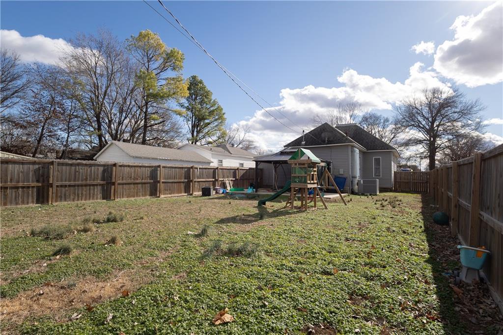 300 East 3rd Street Cherryvale, KS 67335 - Photo 25 of 26