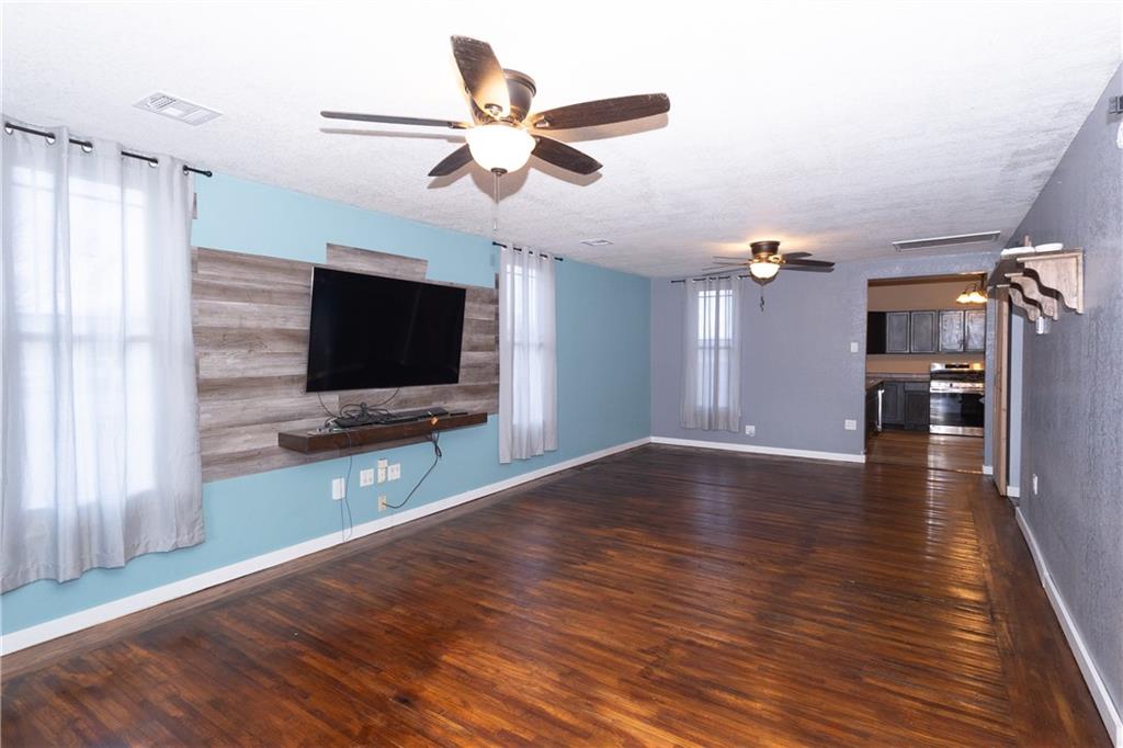 300 East 3rd Street Cherryvale, KS 67335 - Photo 6 of 26