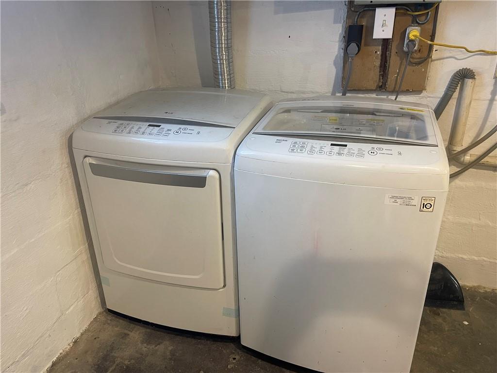 519 North Monroe Street Butler, PA 16001 - Photo 28 of 32 a utility room with dryer and washer