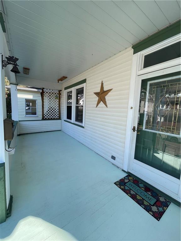 519 North Monroe Street Butler, PA 16001 - Photo 3 of 32 a bathroom with a toilet