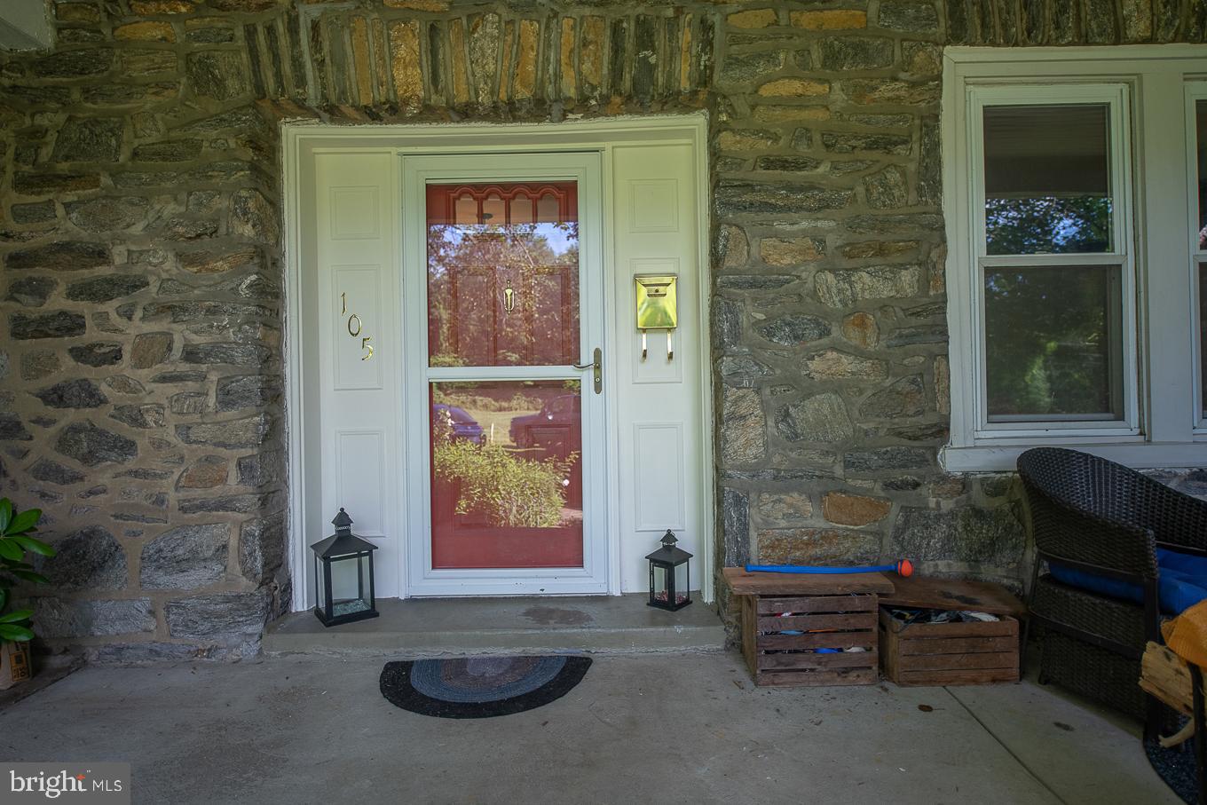 105 Ridley Drive Wallingford, PA 19086 - Photo 3 of 57