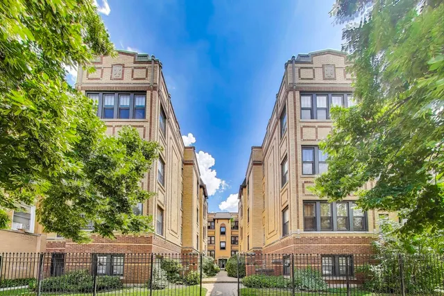 $229,000 | 4333 North Troy Street, Unit 3E, Chicago, IL 60618