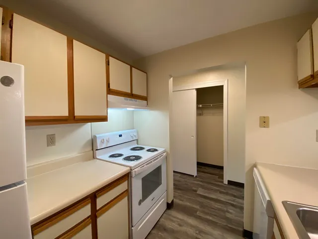 $1,635 | 155 Eastern Avenue, Unit 103, Manchester, NH 03104