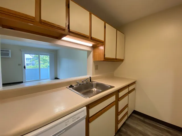 $1,635 | 155 Eastern Avenue, Unit 103, Manchester, NH 03104