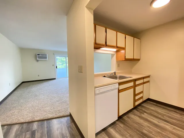 $1,635 | 155 Eastern Avenue, Unit 103, Manchester, NH 03104