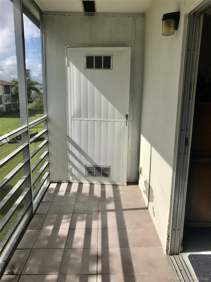 198 Suffolk F, Unit 198 Boca Raton, FL 33434 - Photo 8 of 14 Gallery Image 8