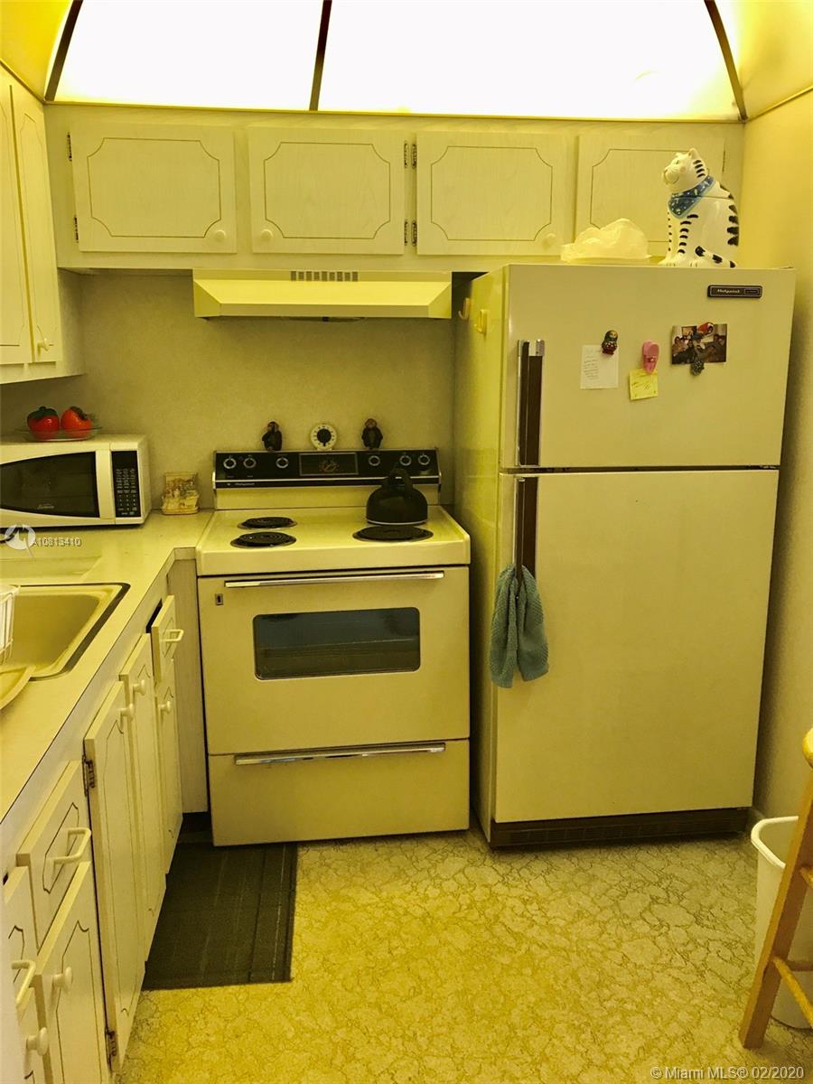 198 Suffolk F, Unit 198 Boca Raton, FL 33434 - Photo 10 of 14 Gallery Image 10