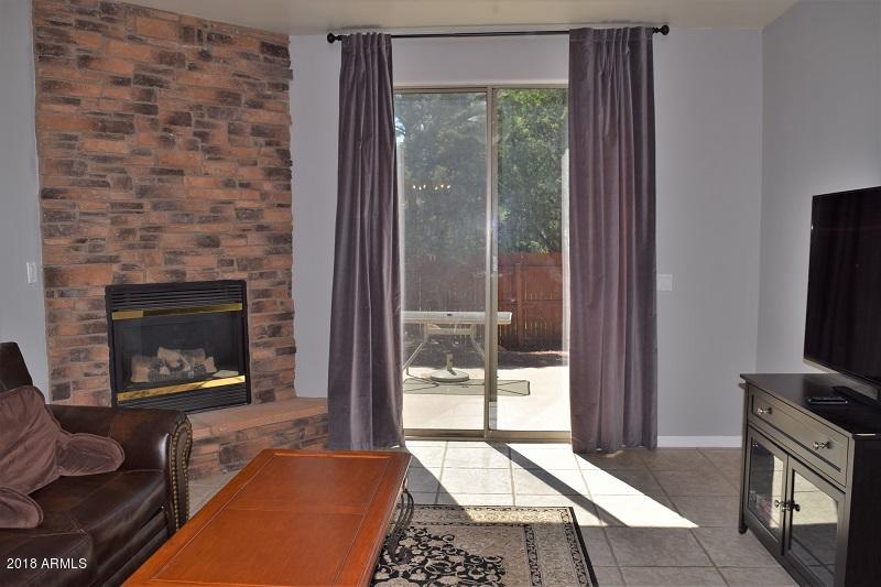 2118 Florence Road Payson, AZ 85541 - Photo 2 of 30 Living Room (3)
