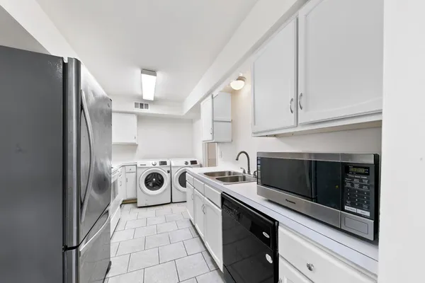 $1,850 | 361 North Post Oak Lane, Unit 231, Houston, TX 77024