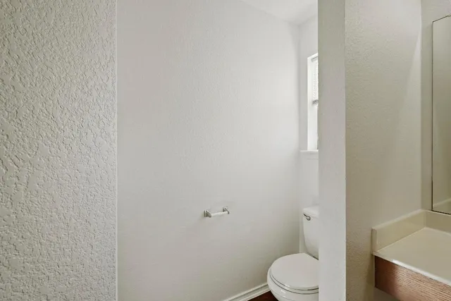 $1,872 | 200 Lexington, Kyle, TX 78640