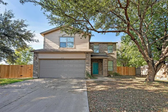 $1,872 | 200 Lexington, Kyle, TX 78640