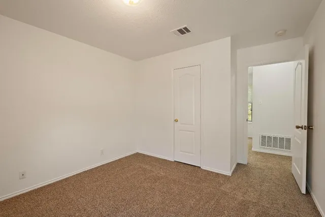 $1,872 | 200 Lexington, Kyle, TX 78640