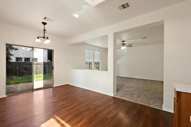 $1,872 | 200 Lexington, Kyle, TX 78640