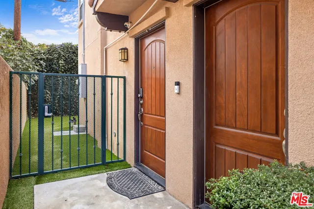 $1,299,000 | 822 North McCadden Place, Los Angeles, CA 90038