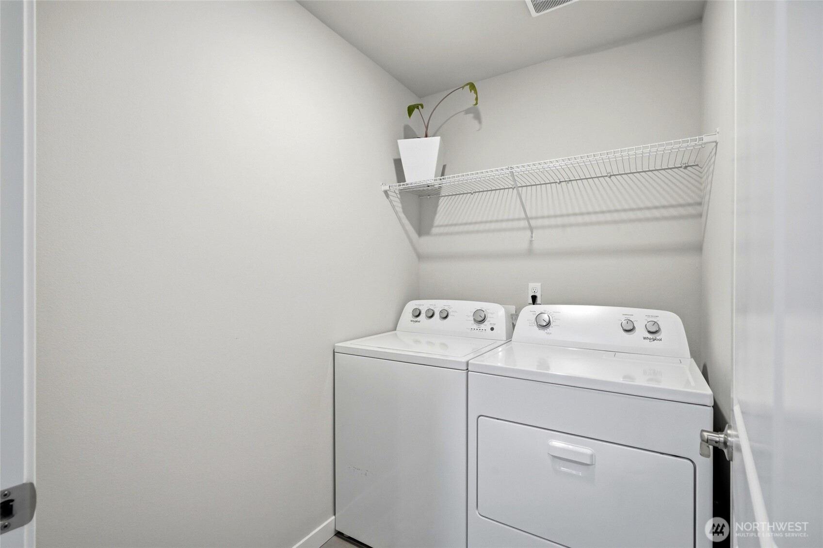 19414 35th Drive Southeast, Unit D Bothell, WA 98012 - Photo 25 of 37