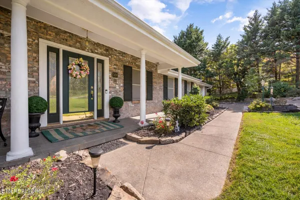 $825,000 | 308 Norfolk Drive, Knoxville, TN 37922