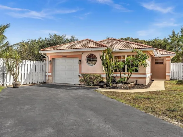 $3,900 | 13400 Northwest 5th Court, Plantation, FL 33325