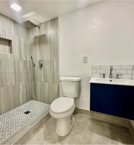 $1,995 | 2115 Northwest 185th Street, Unit B, Miami Gardens, FL 33056