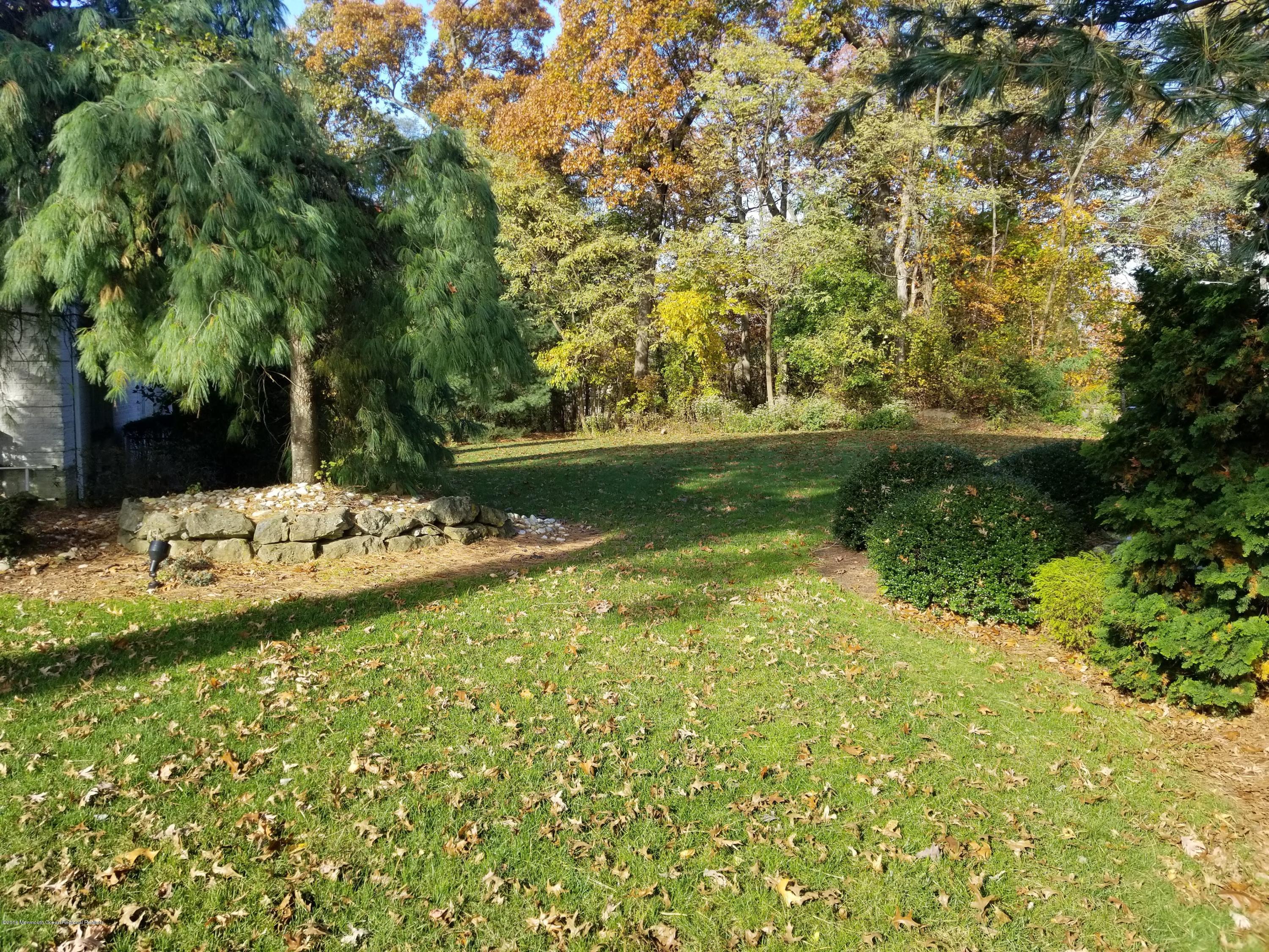 1 Old Farm Road Oakhurst, NJ 07755 - Photo 9 of 64 20181108_131042