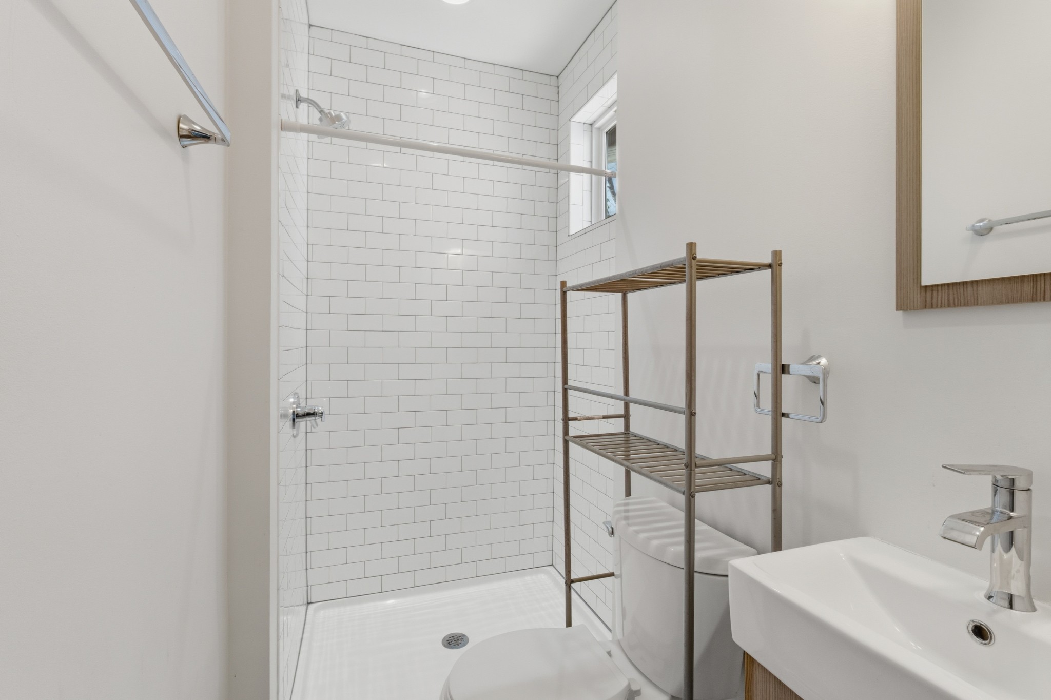 652 Moormans Arm Road Nashville, TN 37207 - Photo 22 of 25 a bathroom with a shower and a sink