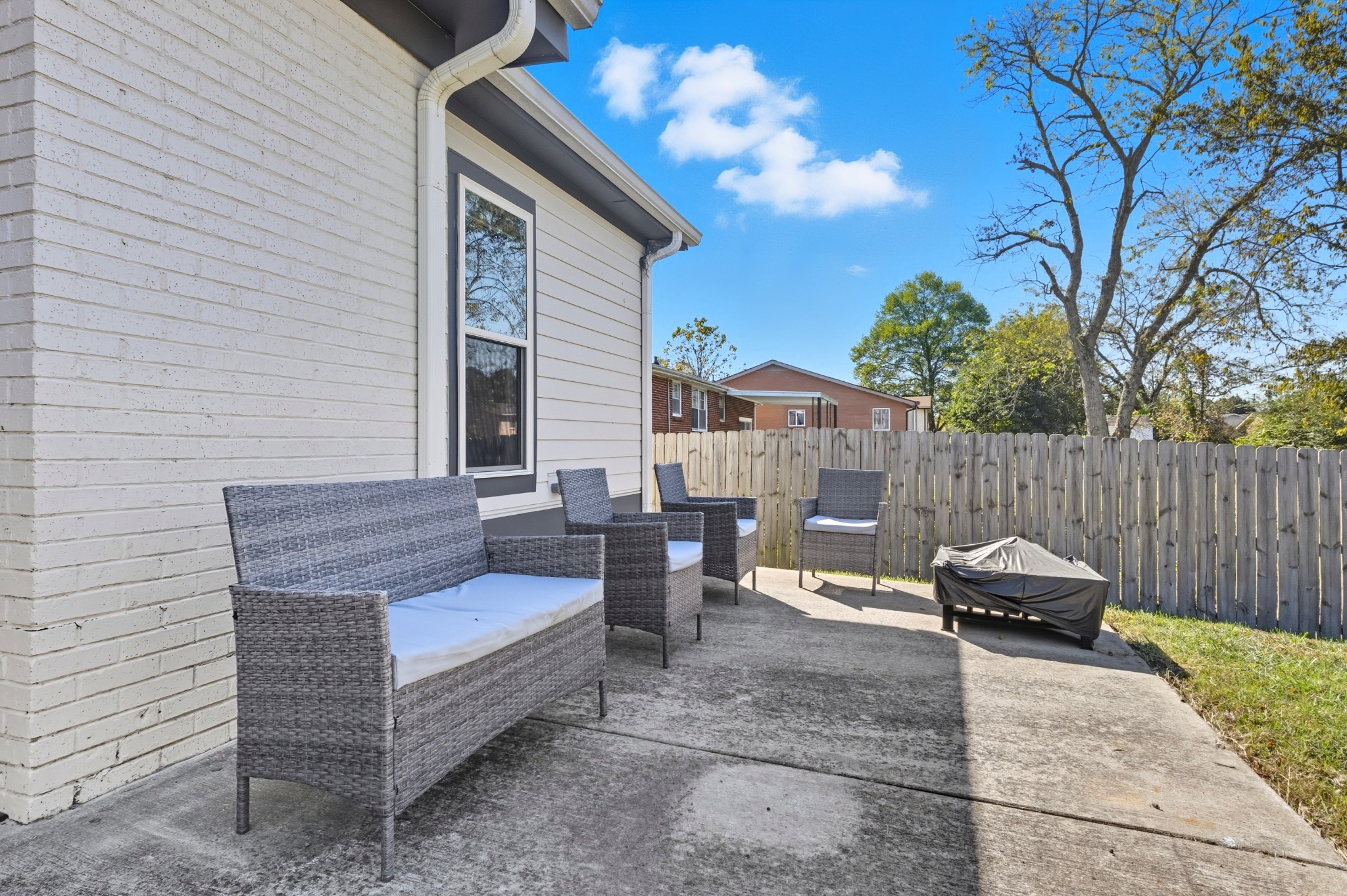 652 Moormans Arm Road Nashville, TN 37207 - Photo 24 of 25 a view of sitting area with furniture