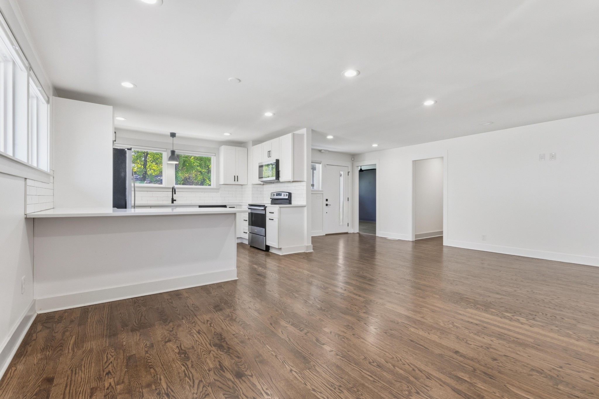 652 Moormans Arm Road Nashville, TN 37207 - Photo 8 of 25 a view of kitchen with wooden floor and electronic appliances