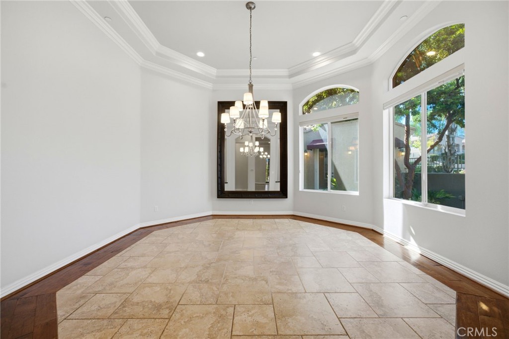 5640 Queen Palms Drive Riverside, CA 92506 - Photo 8 of 50 Dining room