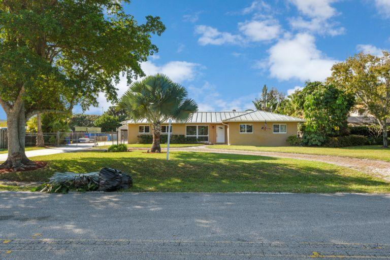 314 Akron Road Lake Worth, FL 33467 - Photo 27 of 28 Front 04