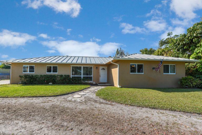 314 Akron Road Lake Worth, FL 33467 - Photo 28 of 28 Front 05