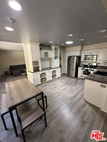 $6,800 | 729 Kenmore Circle, Newbury Park, CA 91320