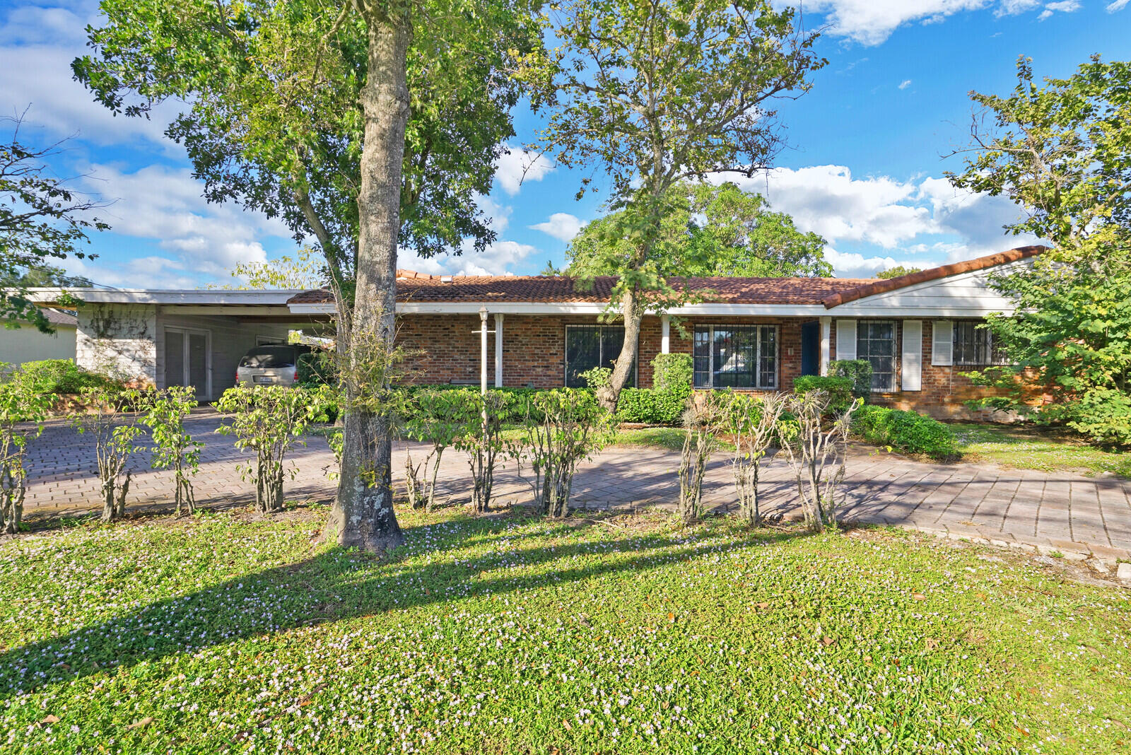 5119 Belvedere Road Haverhill, FL 33417 - Photo 1 of 28 01_Image_1_mls