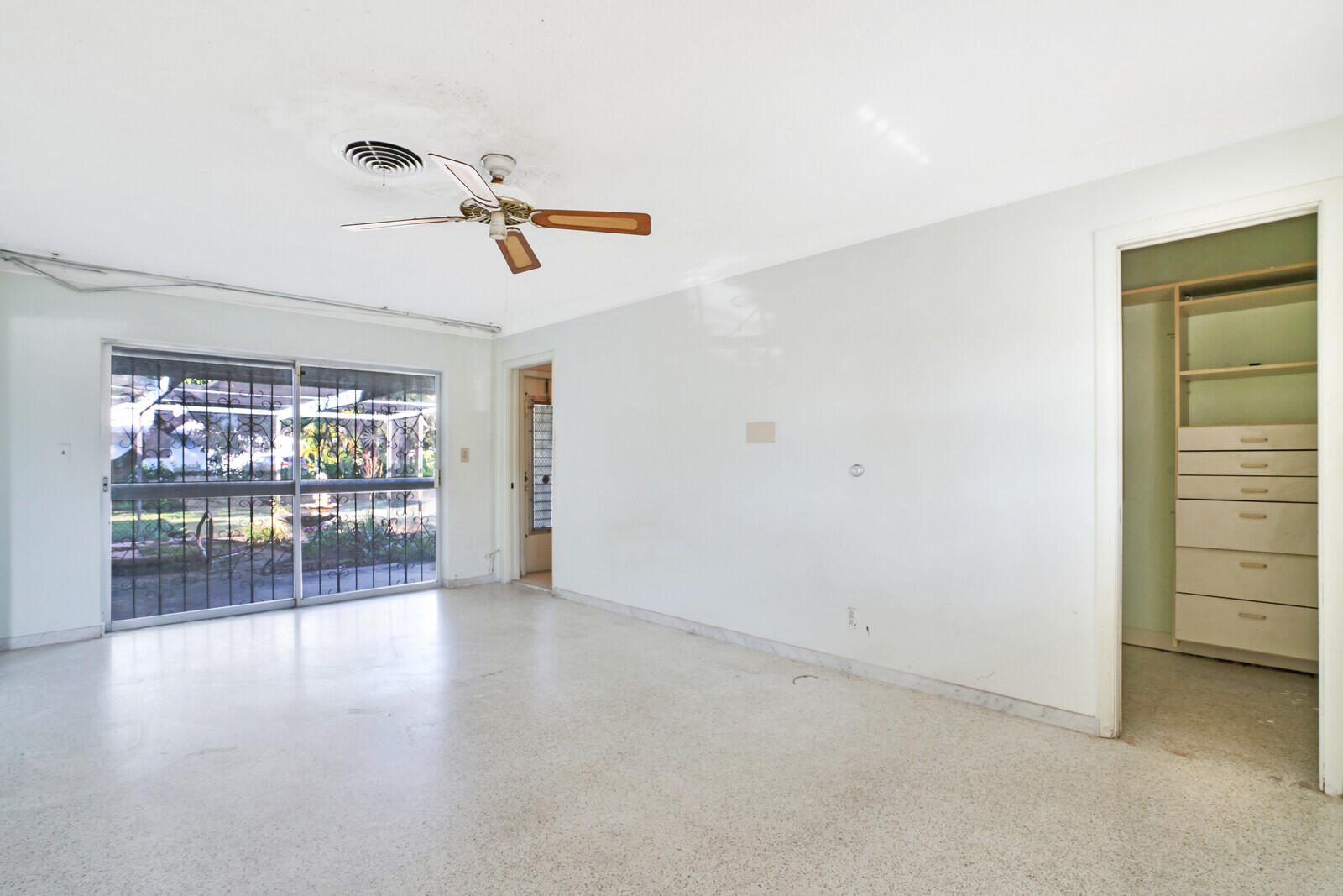 5119 Belvedere Road Haverhill, FL 33417 - Photo 13 of 28 17_Image_17_mls