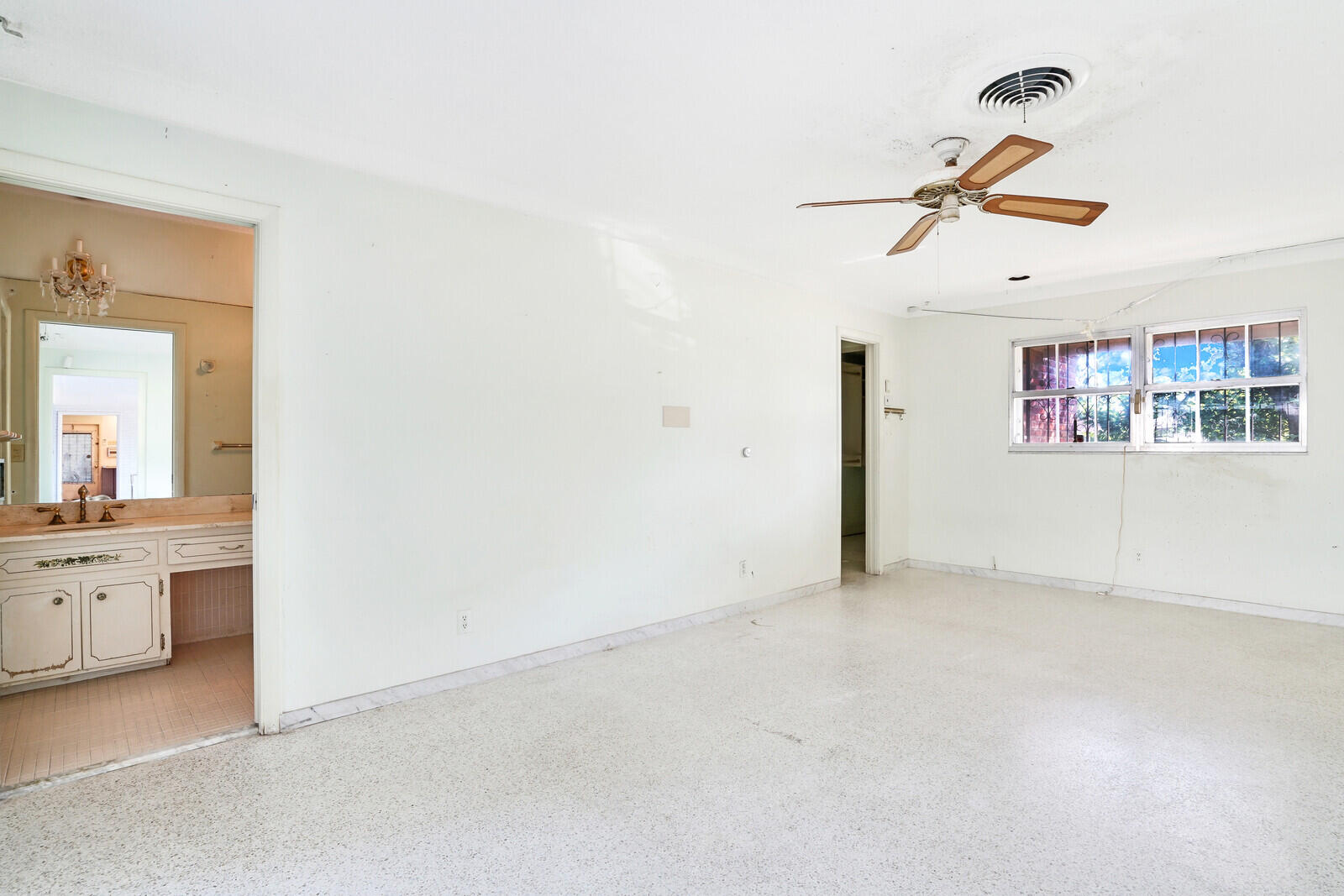 5119 Belvedere Road Haverhill, FL 33417 - Photo 14 of 28 18_Image_18_mls