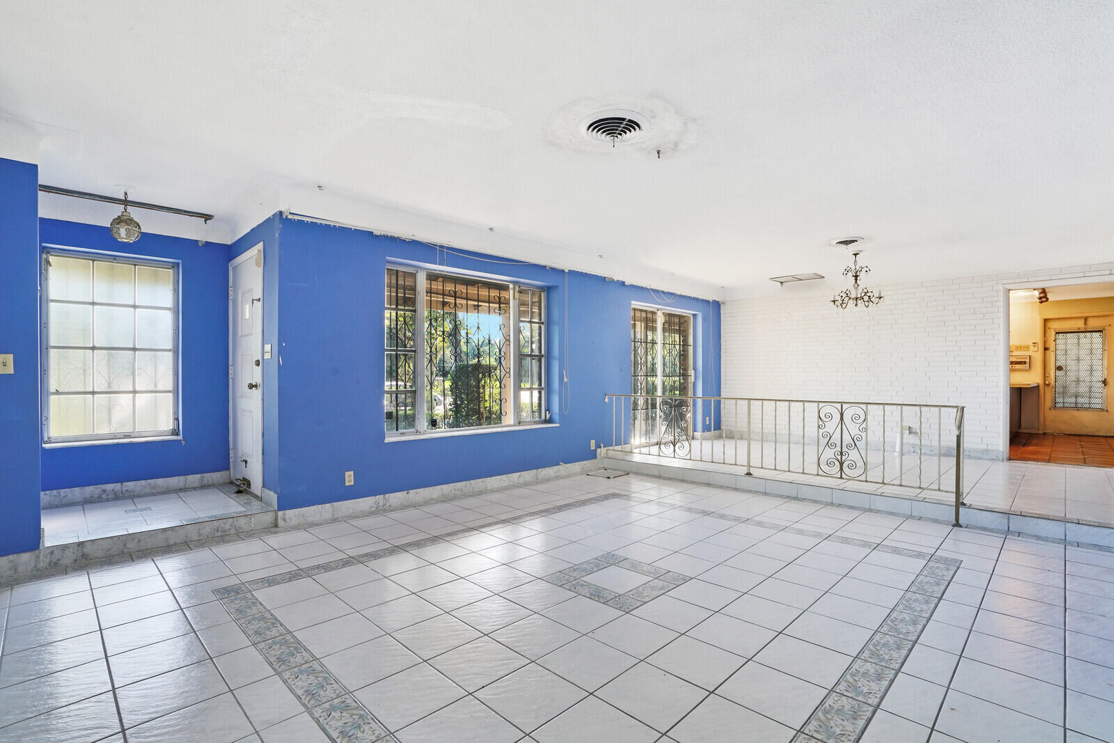5119 Belvedere Road Haverhill, FL 33417 - Photo 4 of 28 05_Image_5_mls