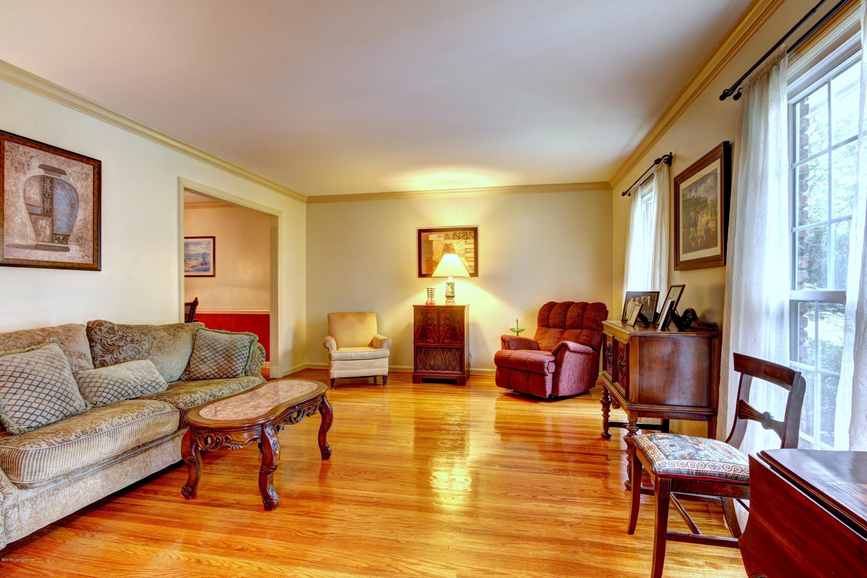 6400 Watch Hill Road Louisville, KY 40228 - Photo 8 of 27 Gleaming hardwoods floors in living room