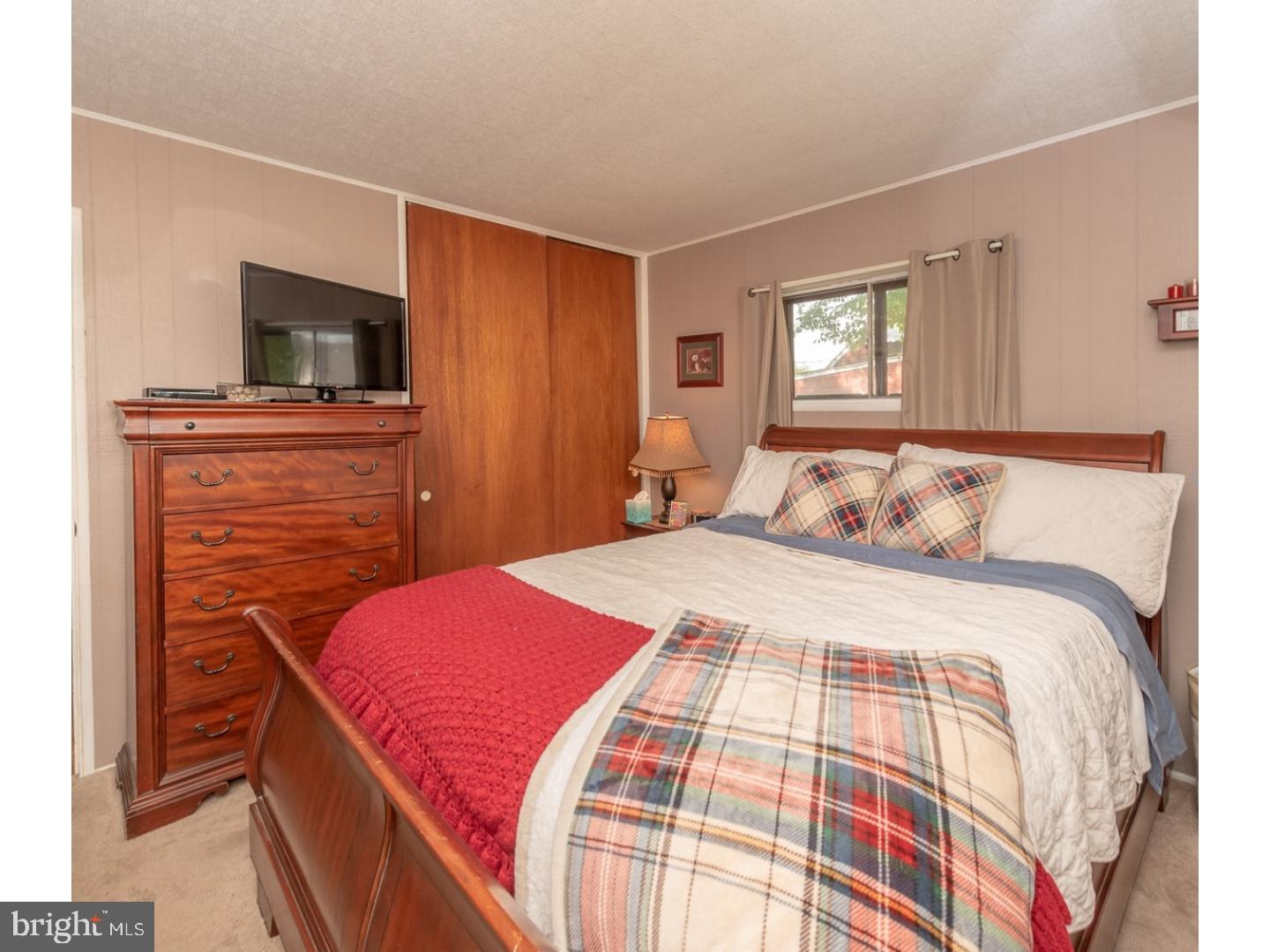 29 Calicobush Road Levittown, PA 19057 - Photo 12 of 25 Bedroom - Main
