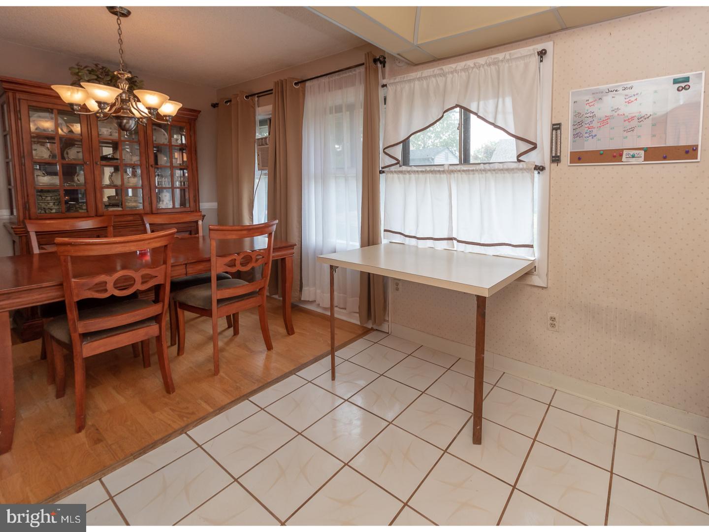 29 Calicobush Road Levittown, PA 19057 - Photo 7 of 25 Kitchen