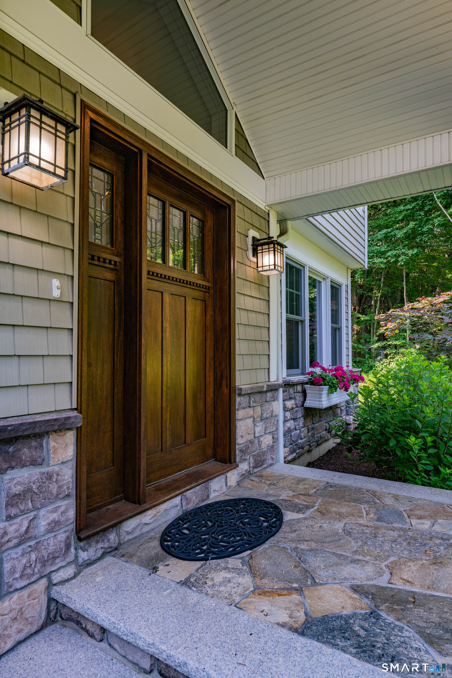 56 Corbin Ridge Bristol, CT 06010 - Photo 5 of 40