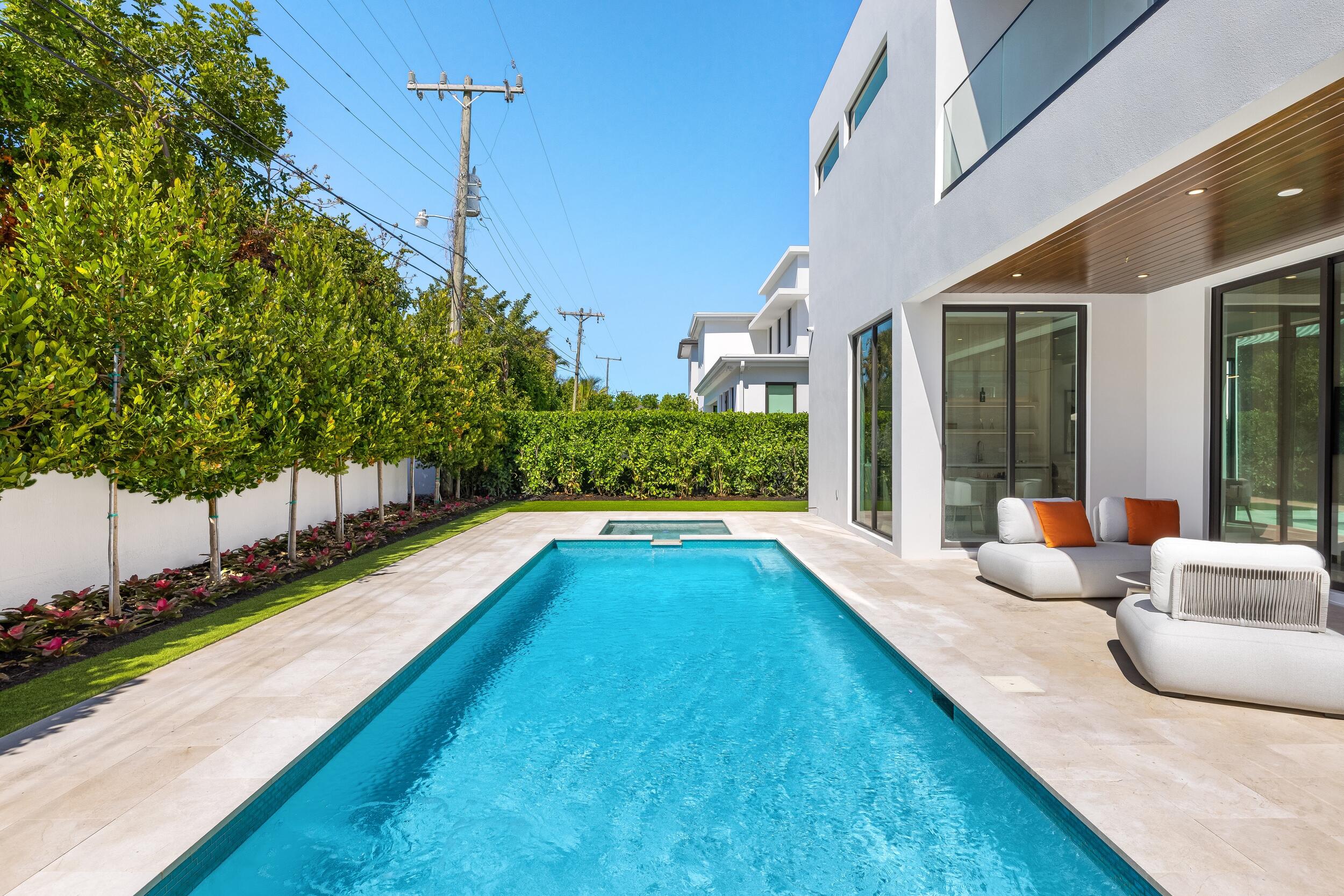 1051 Northeast 2nd Terrace Boca Raton, FL 33432 - Photo 17 of 51 Pool