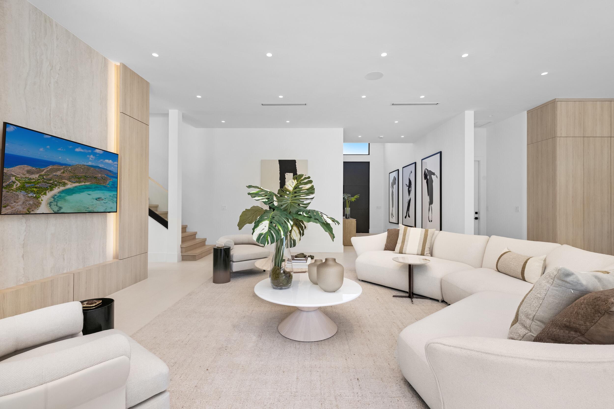 1051 Northeast 2nd Terrace Boca Raton, FL 33432 - Photo 20 of 51 Living Room