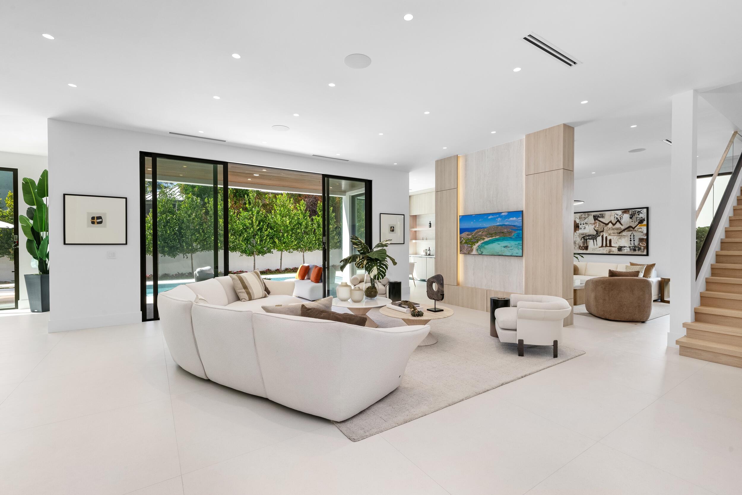 1051 Northeast 2nd Terrace Boca Raton, FL 33432 - Photo 21 of 51 Living Room