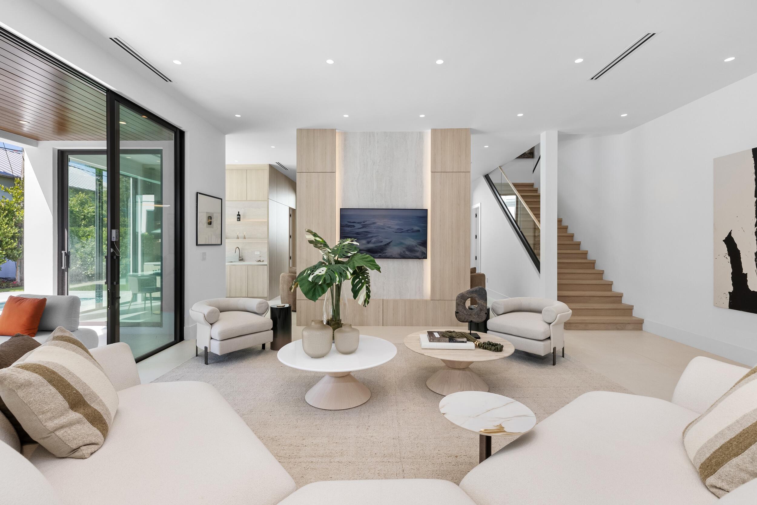 1051 Northeast 2nd Terrace Boca Raton, FL 33432 - Photo 22 of 51 Living Room