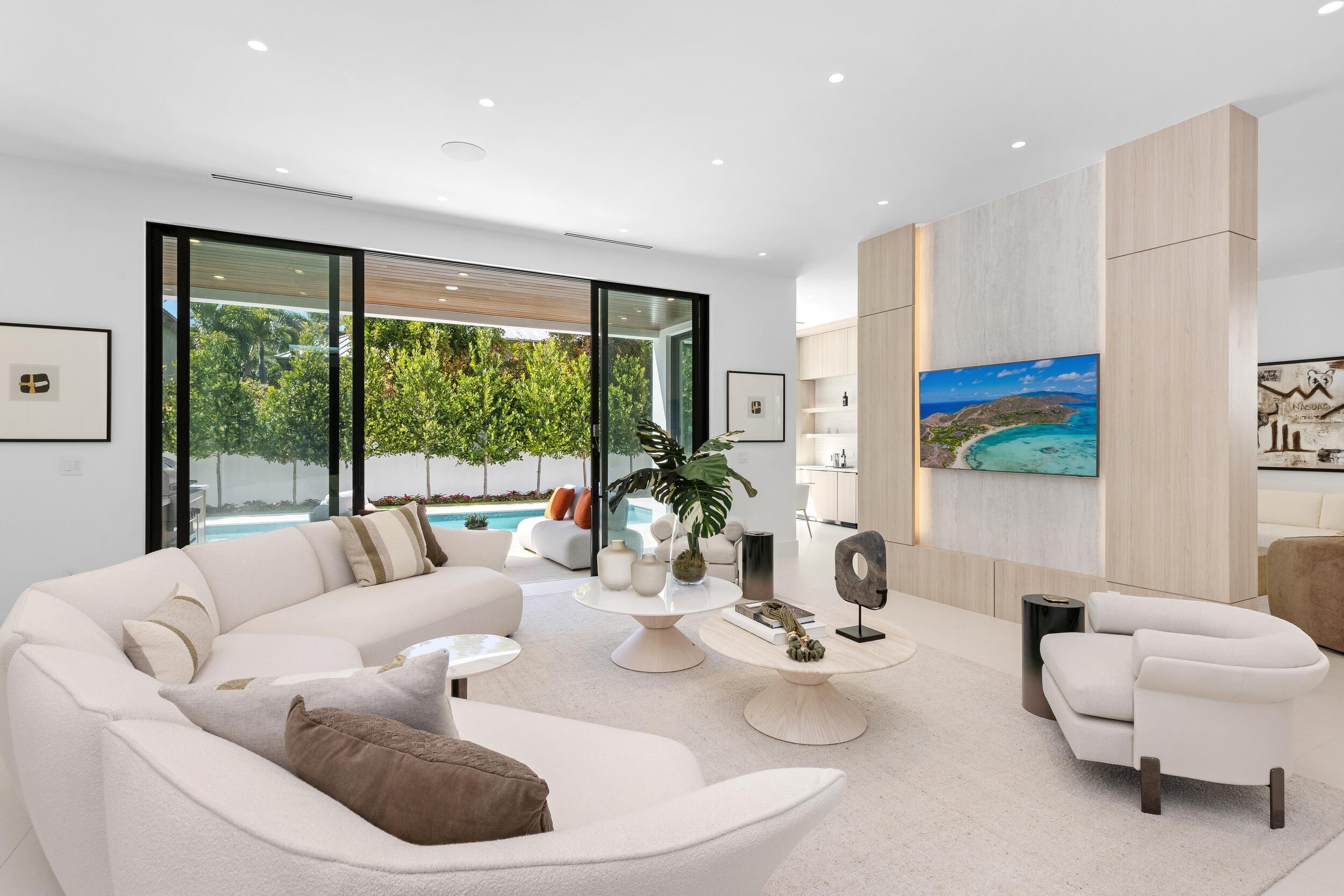 1051 Northeast 2nd Terrace Boca Raton, FL 33432 - Photo 5 of 51 Living Room