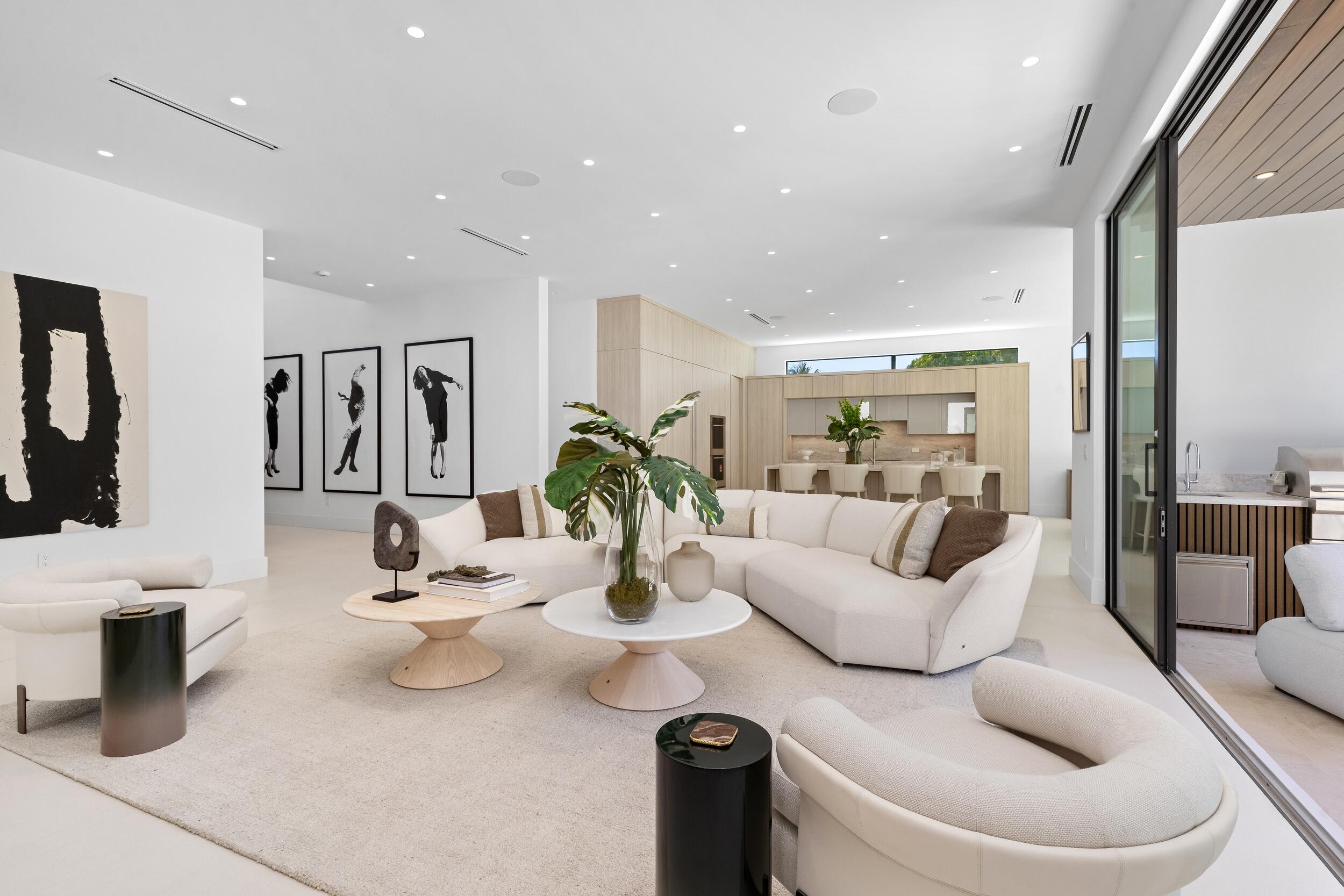 1051 Northeast 2nd Terrace Boca Raton, FL 33432 - Photo 7 of 51 Living Room