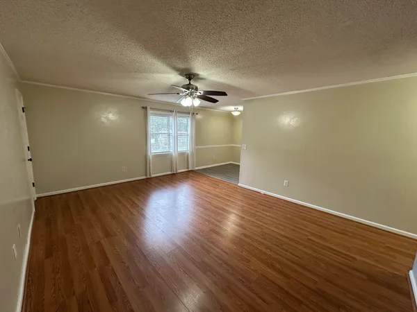 $1,400 | 109 Elmwood Avenue, Unit C, Ladson, SC 29456