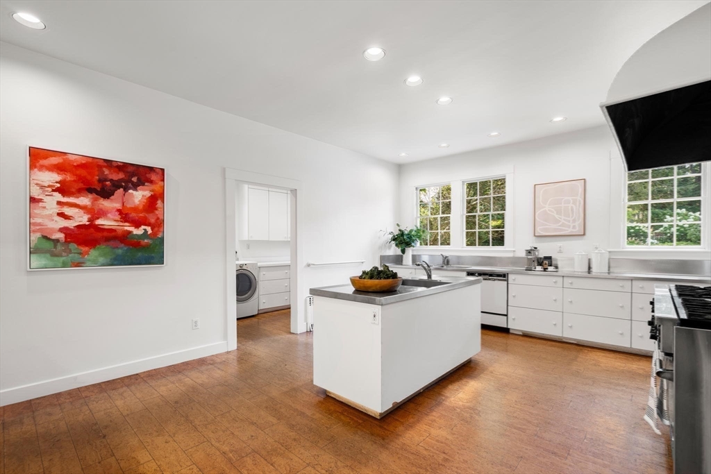 87 Hammond Street Newton, MA 02467 - Photo 16 of 40